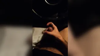 Si masturba mentre guido video porno su ItPornIt