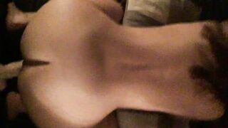 Immaginando un eccitante trio