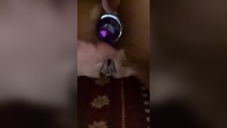 Plug anale e fica fradicia