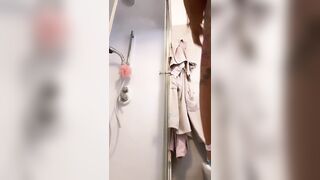 Vanessa Porrea si insapona