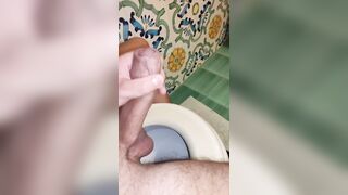 Mi meno i miei 20 cm di cazzo, chi mi aiuta?