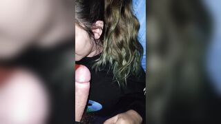 Diciottenne timida succhia il cazzo al ragazzo