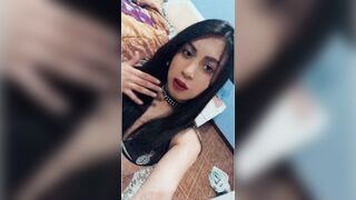 Francesca Palma giovane pornostar italiana fa gli auguri