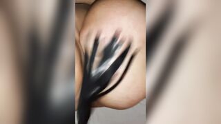 Pecorina amatoriale con frustate sul culo