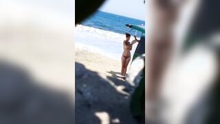 Spiata al mare da guardone