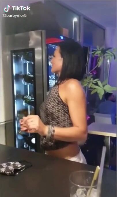 La barista di Trento con un lato b pazzesco