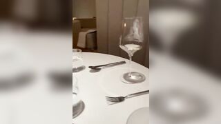 Al ristorante esibizionista italiana 20 enne