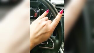 Ti piacciono le unghi cornuto?