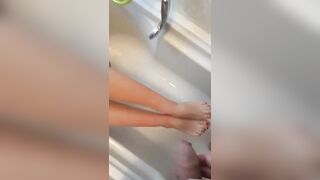 Pisciami sui piedi che mi eccita