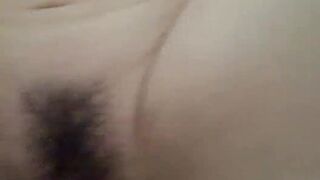 Si riprende mentre la chiavo