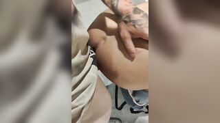 Moglie scopata a pecorina nel bagno