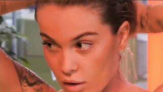 Sophie e Lulù  calda doccia al GFVIP