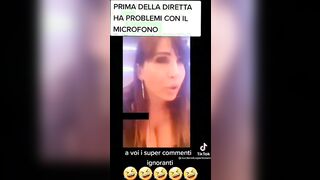 Prendere il microfono per un cazzo non è da tutte