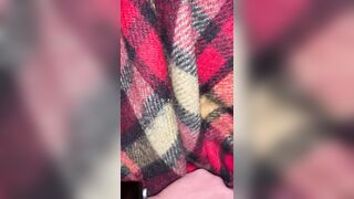 Marito mostra la topa pelosa della sua donna