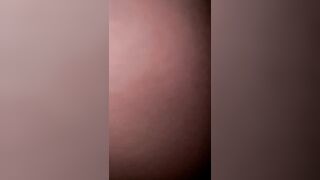 Marito mostra la topa pelosa della sua donna