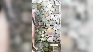 Maddalena Corvaglia doccia