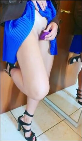 Studentessa italiana filmino hard si masturba