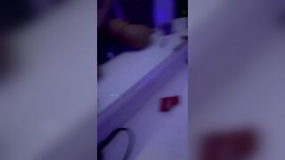 Mannaggia hai già sborrato? Peccato mi piaceva