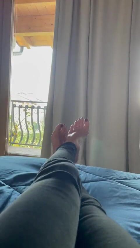 Piedi da adorare per i miei schiavi