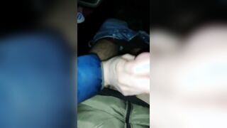 Fidanzata me lo succhia in macchina sotto casa