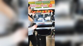 Barista tettona pugliese Il Caffè più hot del sud italia
