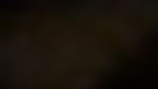 Si filma da sola col bull