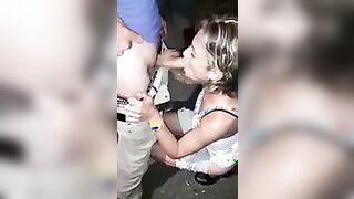 Trio moglie italiana che succhia due cazzi di sconosciuti