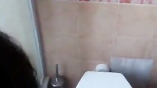 Pompino in bagno Amatoriale Moglie Italiana