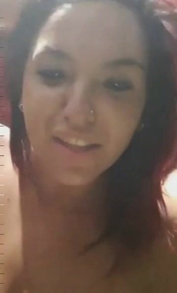 In camerino in negozio romana tettona esibizionista