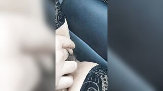 Moglie si masturba in auto