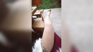 Teen mostra le cosce