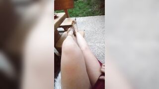 Teen mostra le cosce