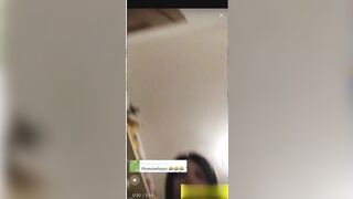 Napoletana DICIOTTENNE si masturba su Periscope