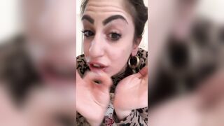 Degli infami hanno fatto girare in paese un nostro video e ci hanno sputtanato