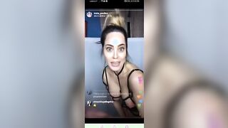 Paola Saulino speiga come sculacciare una donna a pecorina