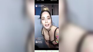 Paola Saulino speiga come sculacciare una donna a pecorina