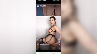 Paola Saulino speiga come sculacciare una donna a pecorina