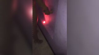 Gloryhole moglie che gioca con cazzo di uno sconosciuto