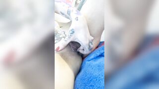 Ditalino moglie tatuata