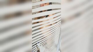 Moglie filmata in doccia