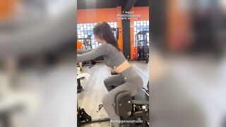 Antonella Fiordelisi in palestra che fica