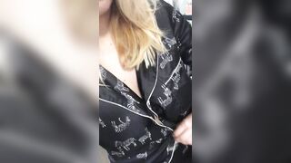 Buona domenica dalle mie tettone MAMMA ITALIANA