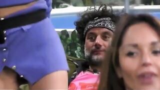 Jessica lo fa venire duro a Barù ballandogli sul cazzo GFVIP 6