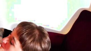 SUCCHIA PORCA CHE ORA DI SBORRO SULLA FACCIA