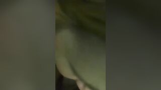 SEI PROPRIO UNA PUTTANA! TI PIACE SUCCHIARE DUE CAZZI TROIA?