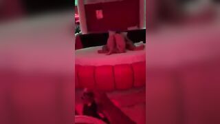 Al club scambisti mia moglie si fa chiavare e io mi sego