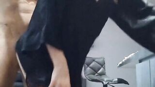 Mi prende e mi sfonda cosi