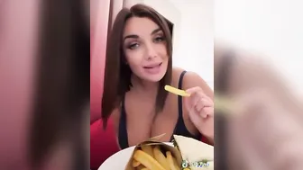 Elettra onlyfans video porno su ItPornIt