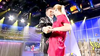 Michelle Hunziker upskirt a Striscia