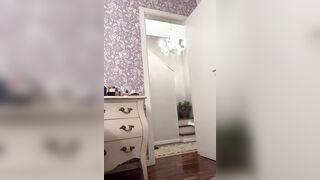 Manuela Botto presentatrice Tv strip in autoreggenti